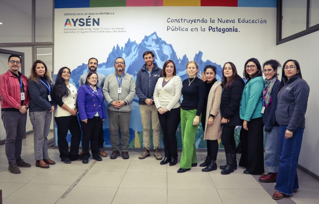 Macrozona Austral y DEOD realizan jornada de análisis pedagógico junto a SLEP Aysén